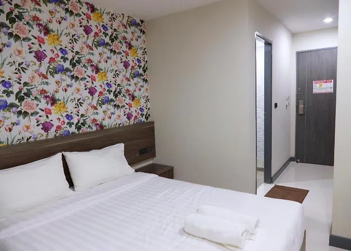 Hotel Seoul3 & Slow Bar Cafe Bangkok