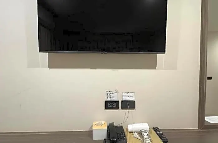 Hotel Seoul3 & Slow Bar Cafe 2*